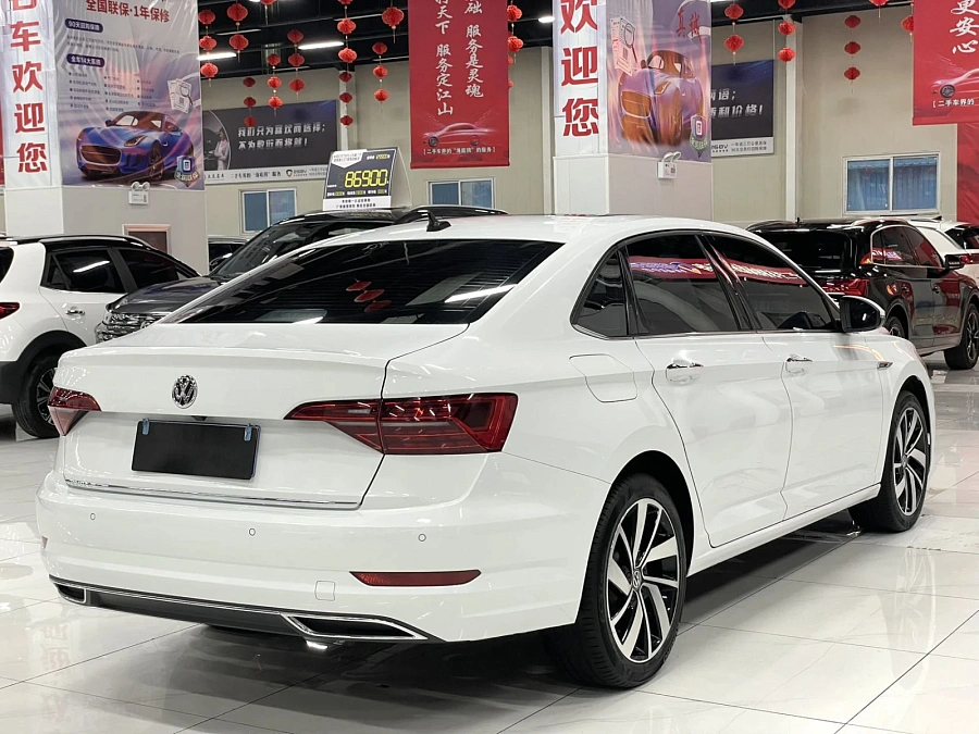 Volkswagen Jetta, 2022г., передний привод, автомат