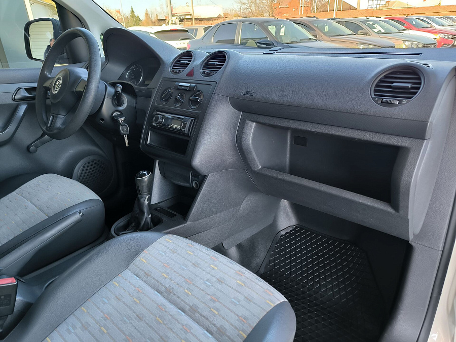 Volkswagen Caddy, 2013г., передний привод, механика