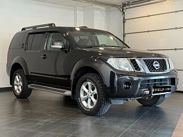 Nissan Pathfinder, 2012г, передний привод, механика