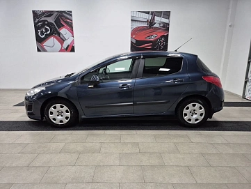 Peugeot 308, 2011г, передний привод, механика