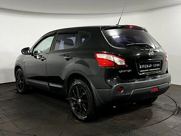 Nissan Qashqai, 2011г, передний привод, вариатор