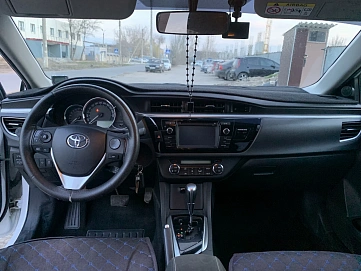 Toyota Corolla, 2014г, передний привод, вариатор