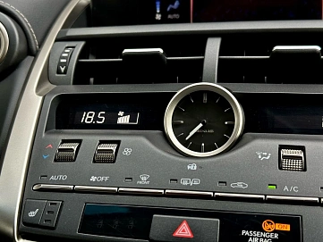 Lexus NX, 2017г, полный привод, вариатор