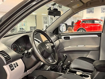 Mitsubishi Pajero Sport, 2014г, полный привод, механика