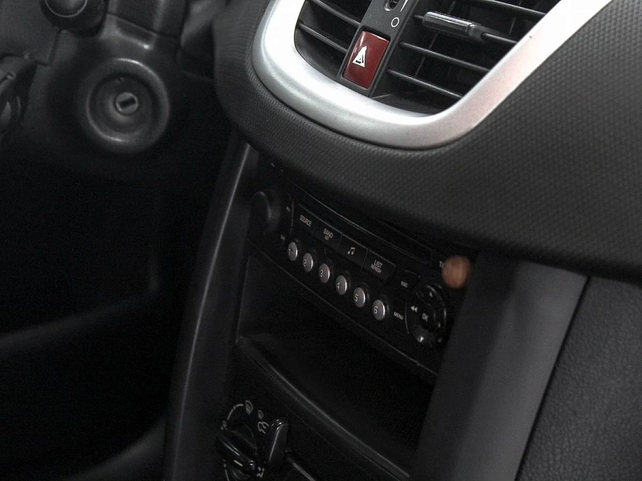 Peugeot 207, 2007г., передний привод, механика