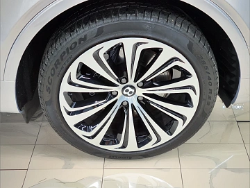 Bentley Bentayga, 2020г, полный привод, автомат