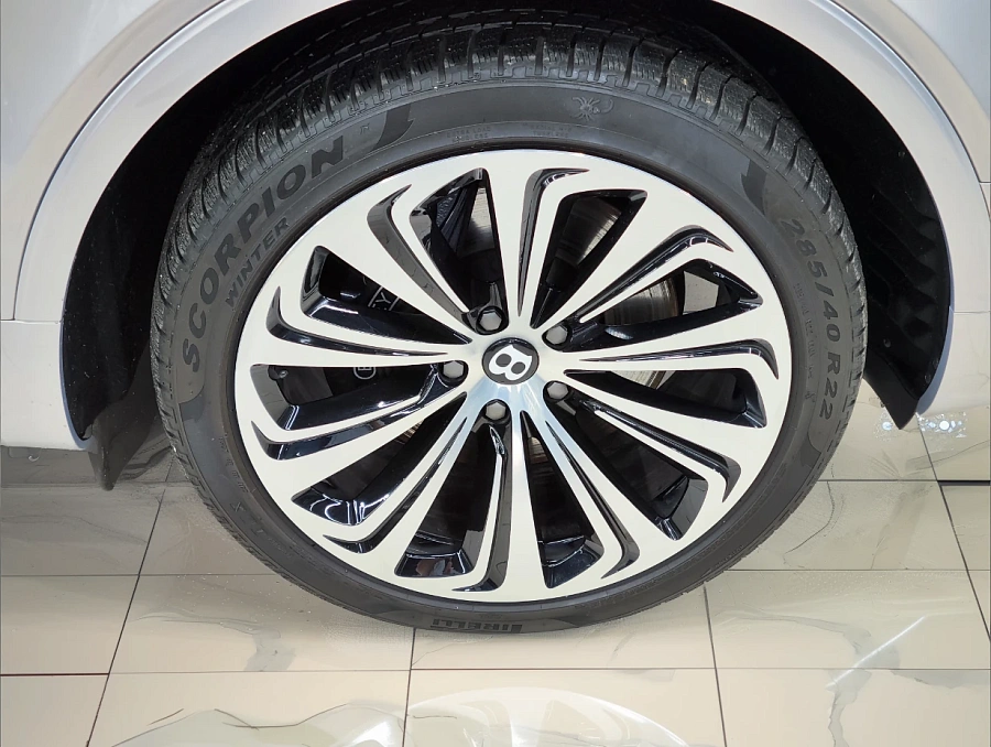 Bentley Bentayga, 2020г., полный привод, автомат