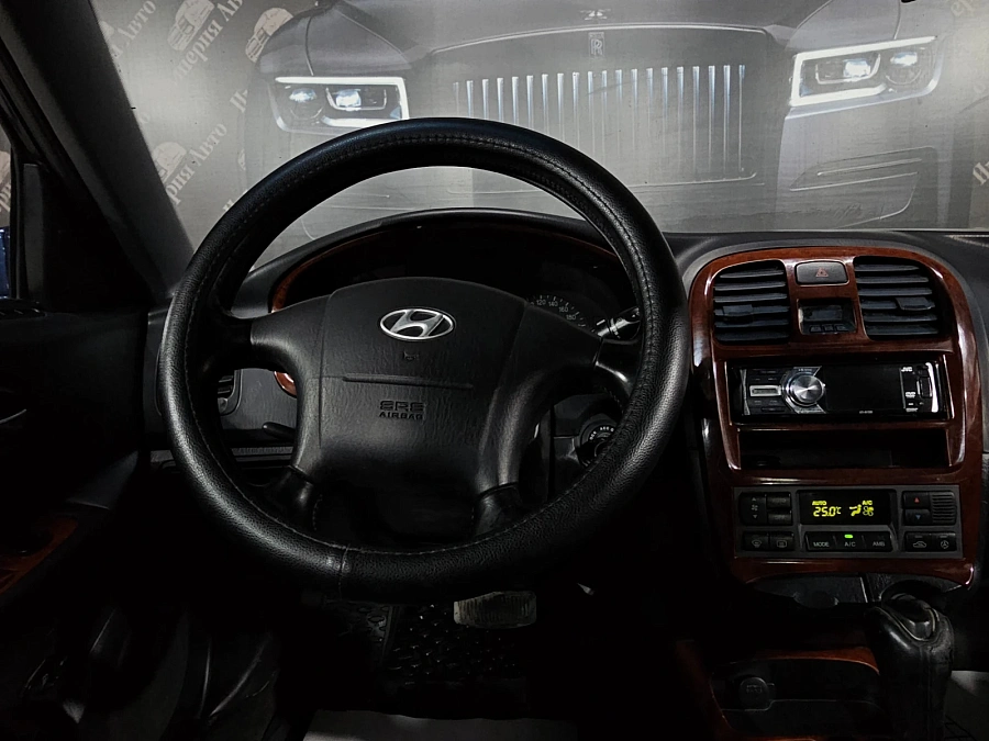Hyundai Sonata, 2006г., передний привод, автомат