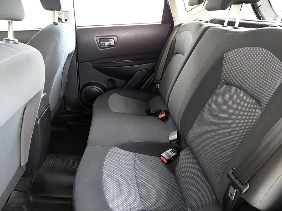 Nissan Qashqai, 2013г., передний привод, вариатор