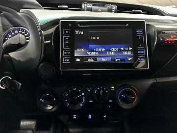 Toyota Hilux, 2018г, полный привод, автомат