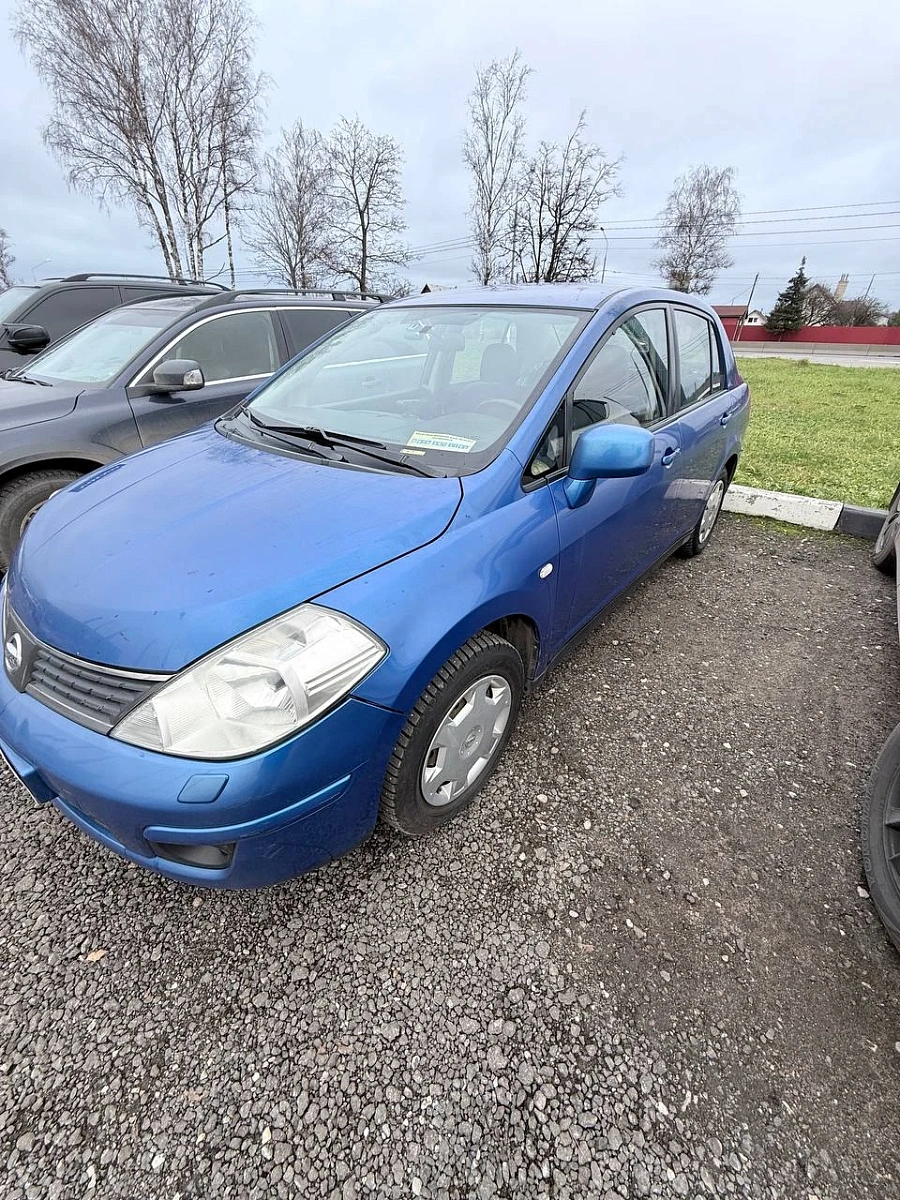 Nissan Tiida, 2008г., передний привод, автомат