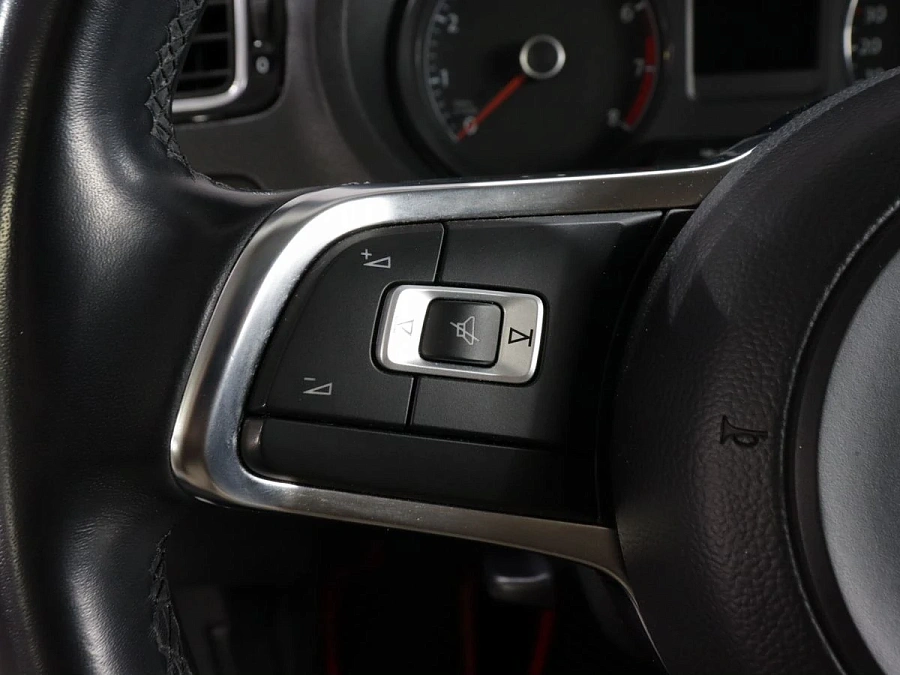 Volkswagen Polo, 2019г., передний привод, автомат