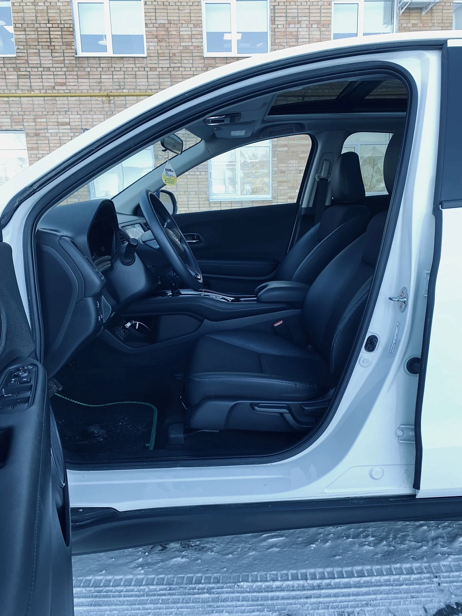 Honda Vezel, 2021г., передний привод, вариатор