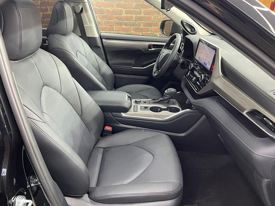 Toyota Highlander, 2024г., полный привод, автомат