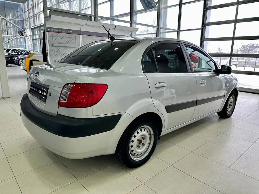 Kia Rio, 2006г., передний привод, механика