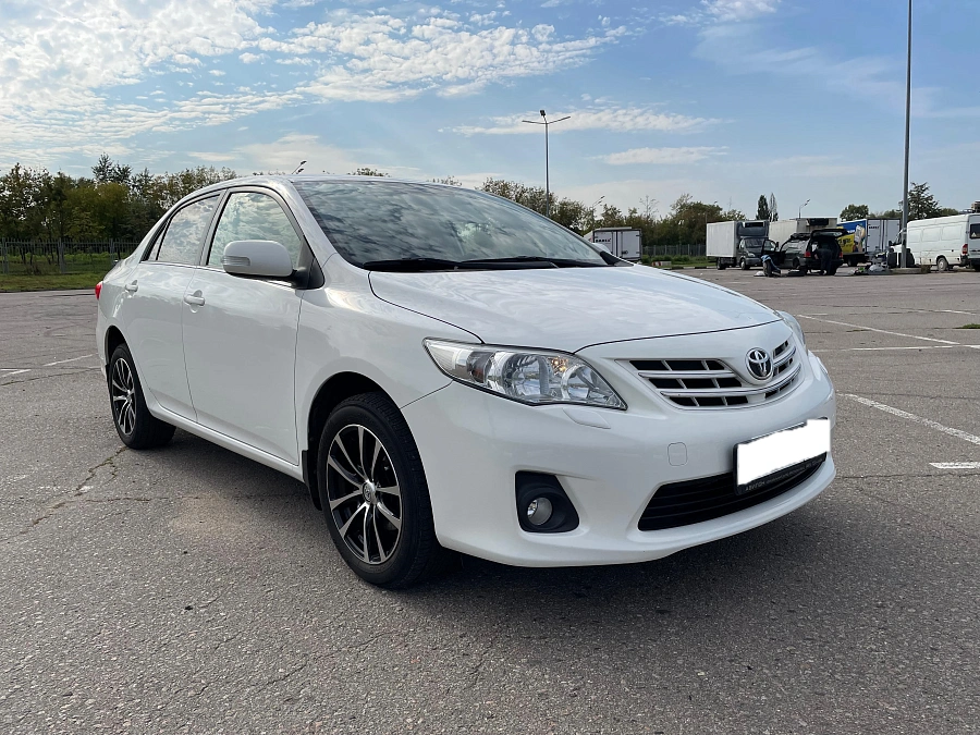 Toyota Corolla, 2012г., передний привод, автомат