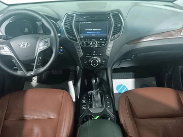 Hyundai Santa Fe, 2013г., передний привод, автомат