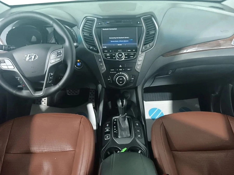 Hyundai Santa Fe, 2013г., передний привод, автомат