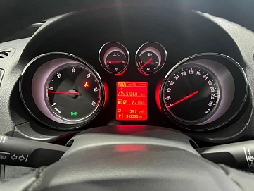 Opel Insignia, 2013г, передний привод, автомат
