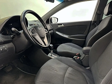 Hyundai Solaris, 2012г, передний привод, автомат
