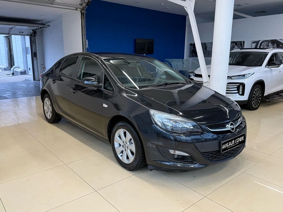 Opel Astra, 2014г., передний привод, механика