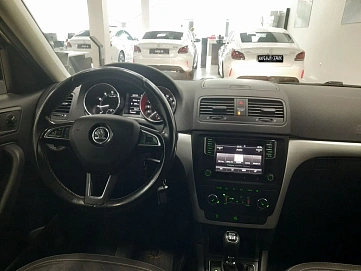 Skoda Yeti, 2016г, полный привод, робот