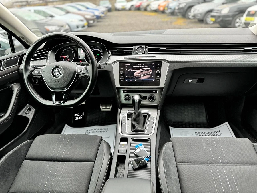 Volkswagen Passat, 2019г., полный привод, робот