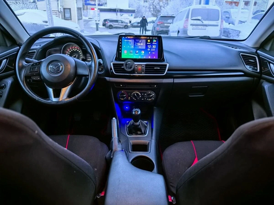 Mazda 3, 2014г., передний привод, механика