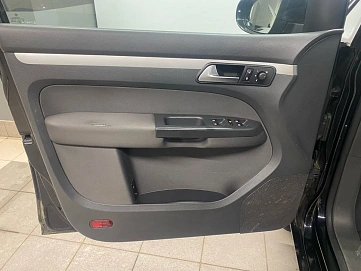 Volkswagen Touran, 2011г, передний привод, механика