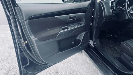 Mitsubishi Outlander, 2019г, передний привод, вариатор