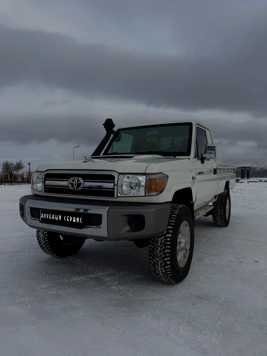 Toyota Land Cruiser, 2017г., полный привод, механика