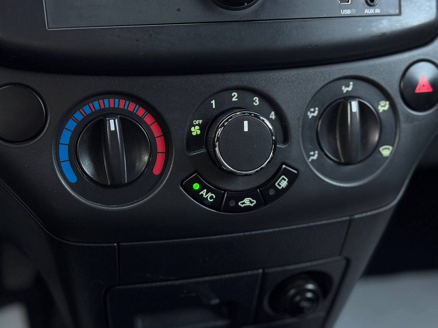 Chevrolet Aveo, 2010г., передний привод, механика