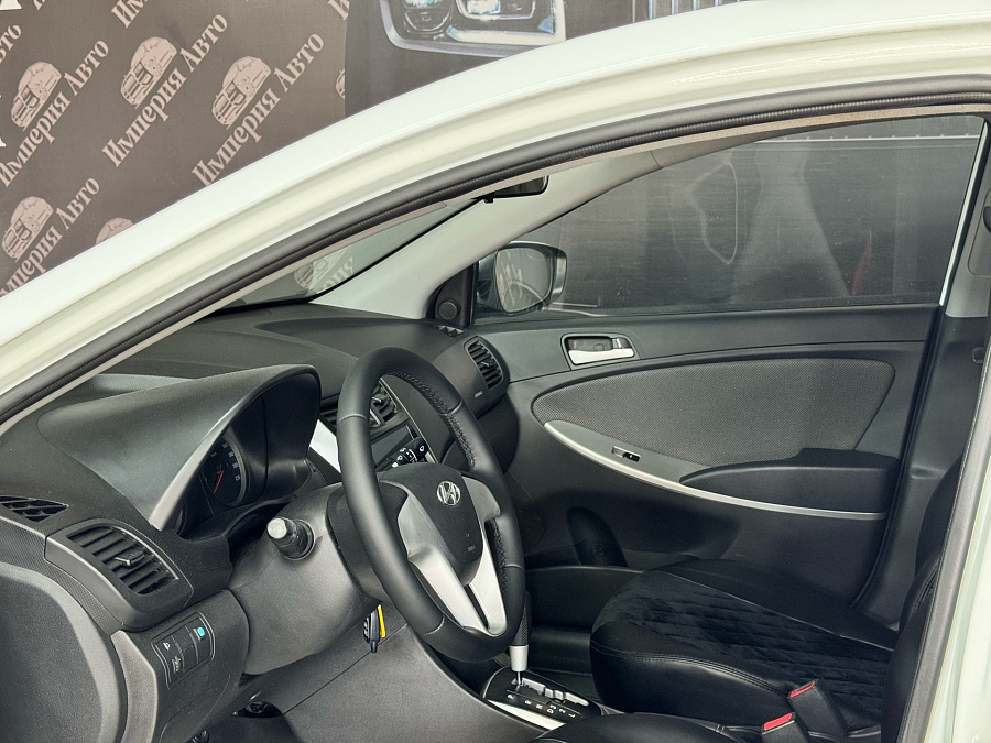Hyundai Solaris, 2013г., передний привод, автомат