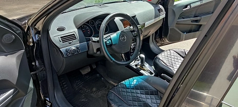 Opel Astra, 2010г, передний привод, автомат