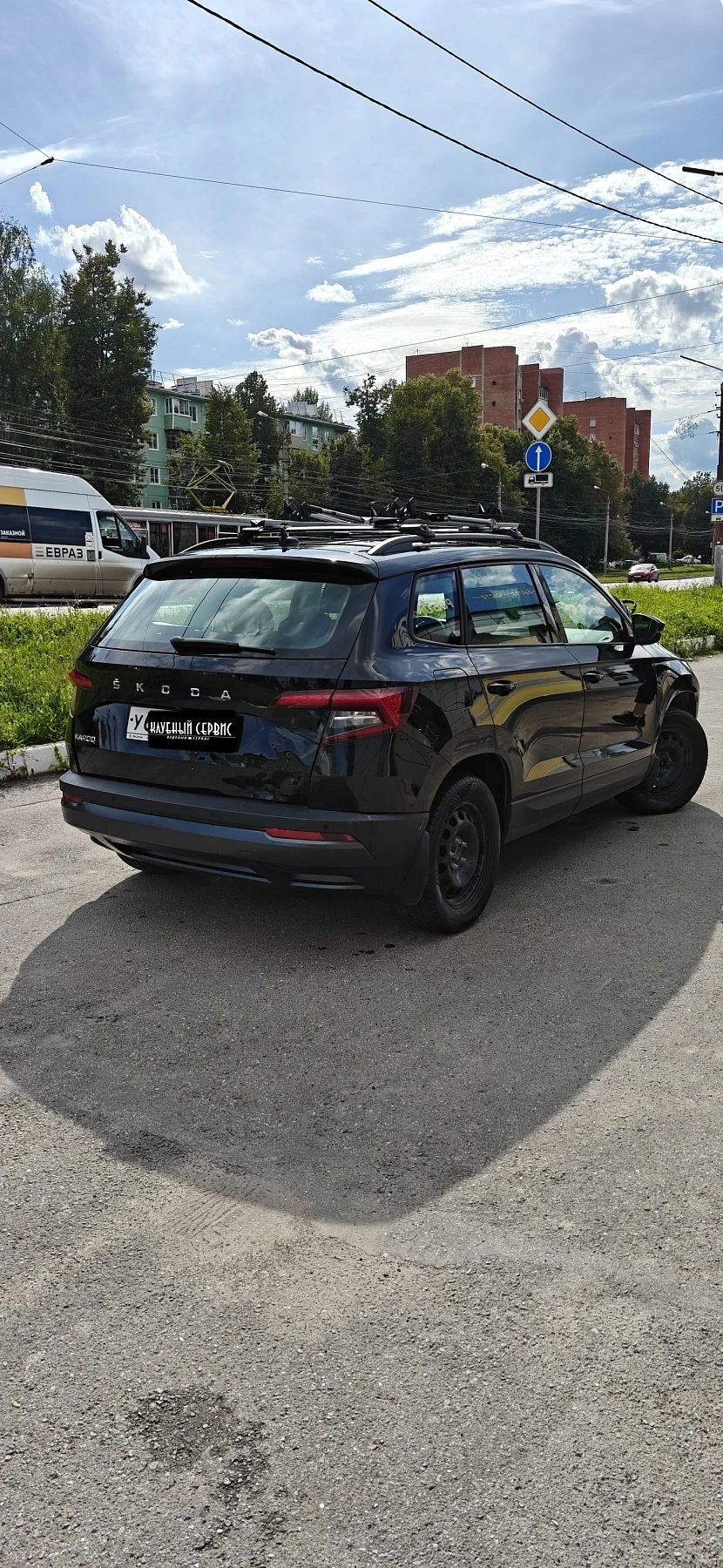 Skoda Karoq, 2021г., передний привод, автомат