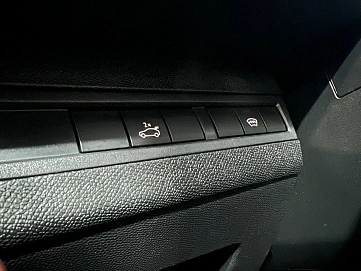 Peugeot 3008, 2018г, передний привод, автомат