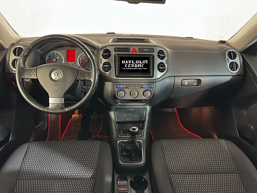 Volkswagen Tiguan, 2009г, полный привод, механика