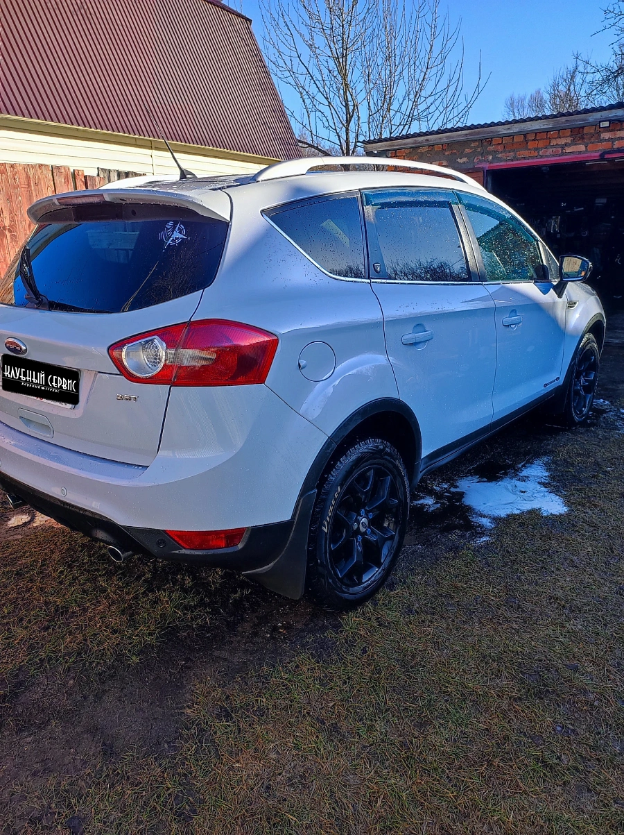 Ford Kuga, 2010г., полный привод, механика