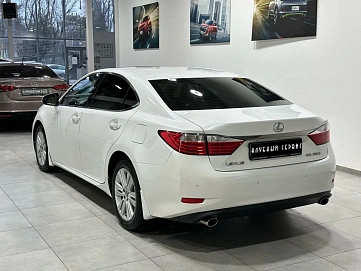 Lexus ES, 2012г, передний привод, автомат