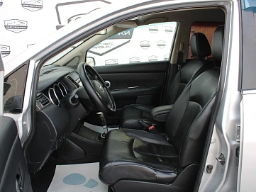 Nissan Tiida, 2010г, передний привод, автомат