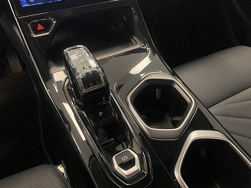 Geely Atlas, 2024г, передний привод, автомат