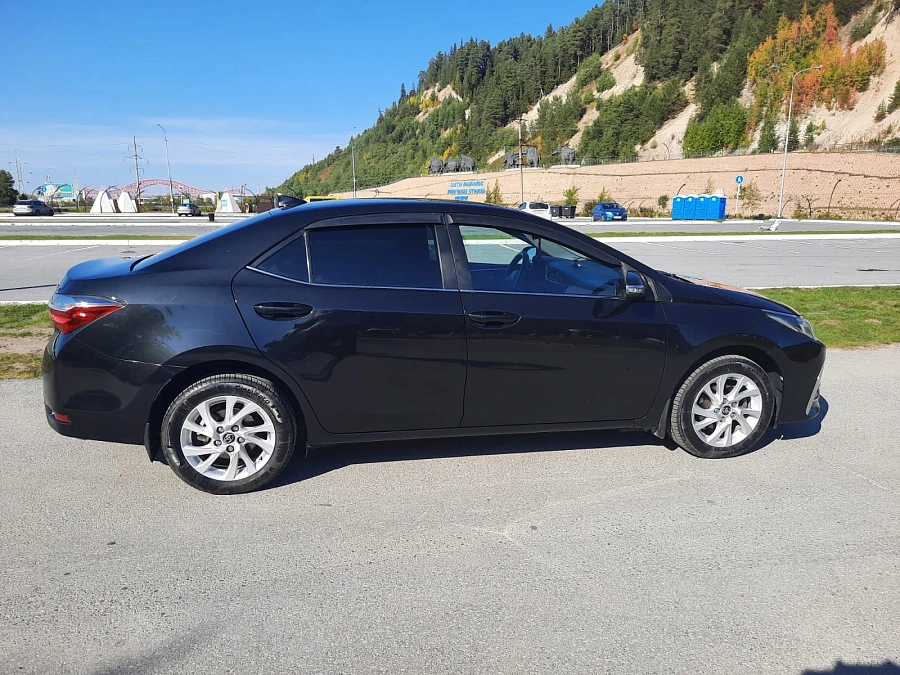 Toyota Corolla, 2017г., передний привод, вариатор