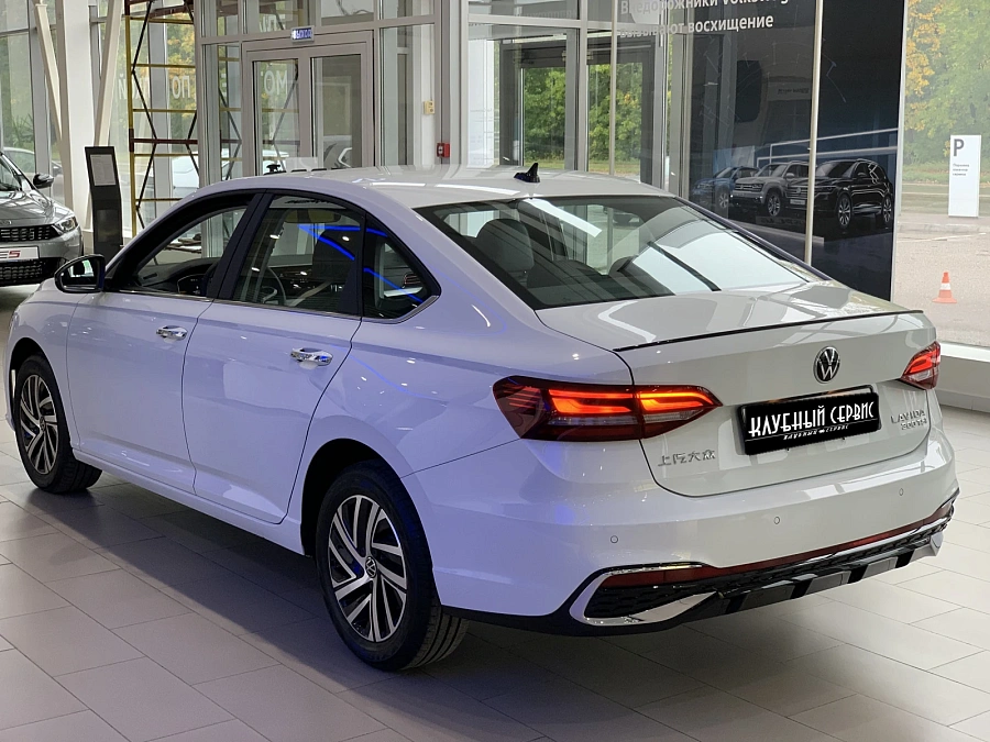 Volkswagen Lavida, 2023г., передний привод, робот
