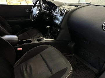 Nissan Qashqai, 2010г, передний привод, механика