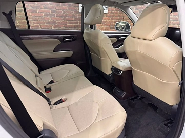 Toyota Highlander, 2025г, полный привод, автомат