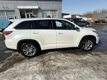 Toyota Highlander, 2014г, полный привод, автомат