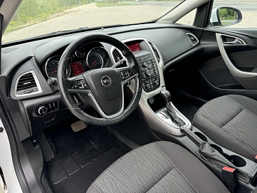 Opel Astra, 2013г, передний привод, автомат