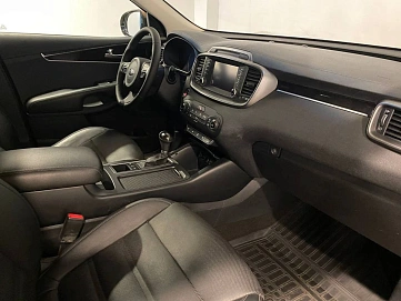 Kia Sorento, 2015г, передний привод, автомат