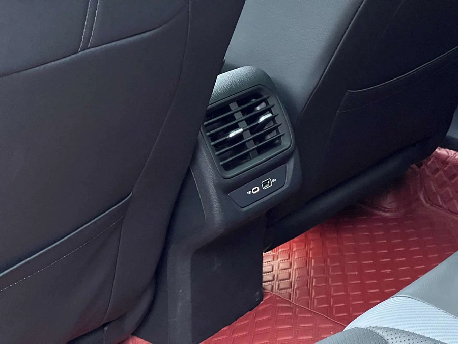 Volkswagen Lamando, 2022г., передний привод, робот