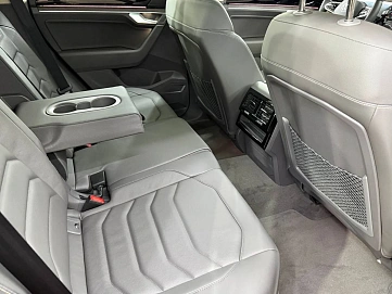 Volkswagen Touareg, 2025г, полный привод, автомат